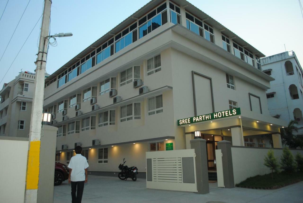 Sreeparthi Hotel Puttaparthi Exterior photo